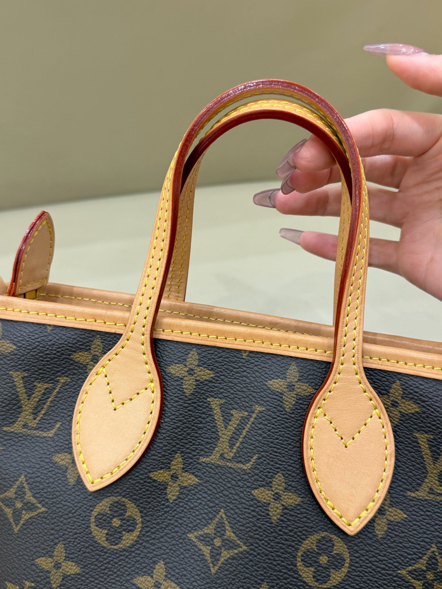 Louis Vuitton Neverfull Bb Crossbody 24 x 14 x 9 M46705