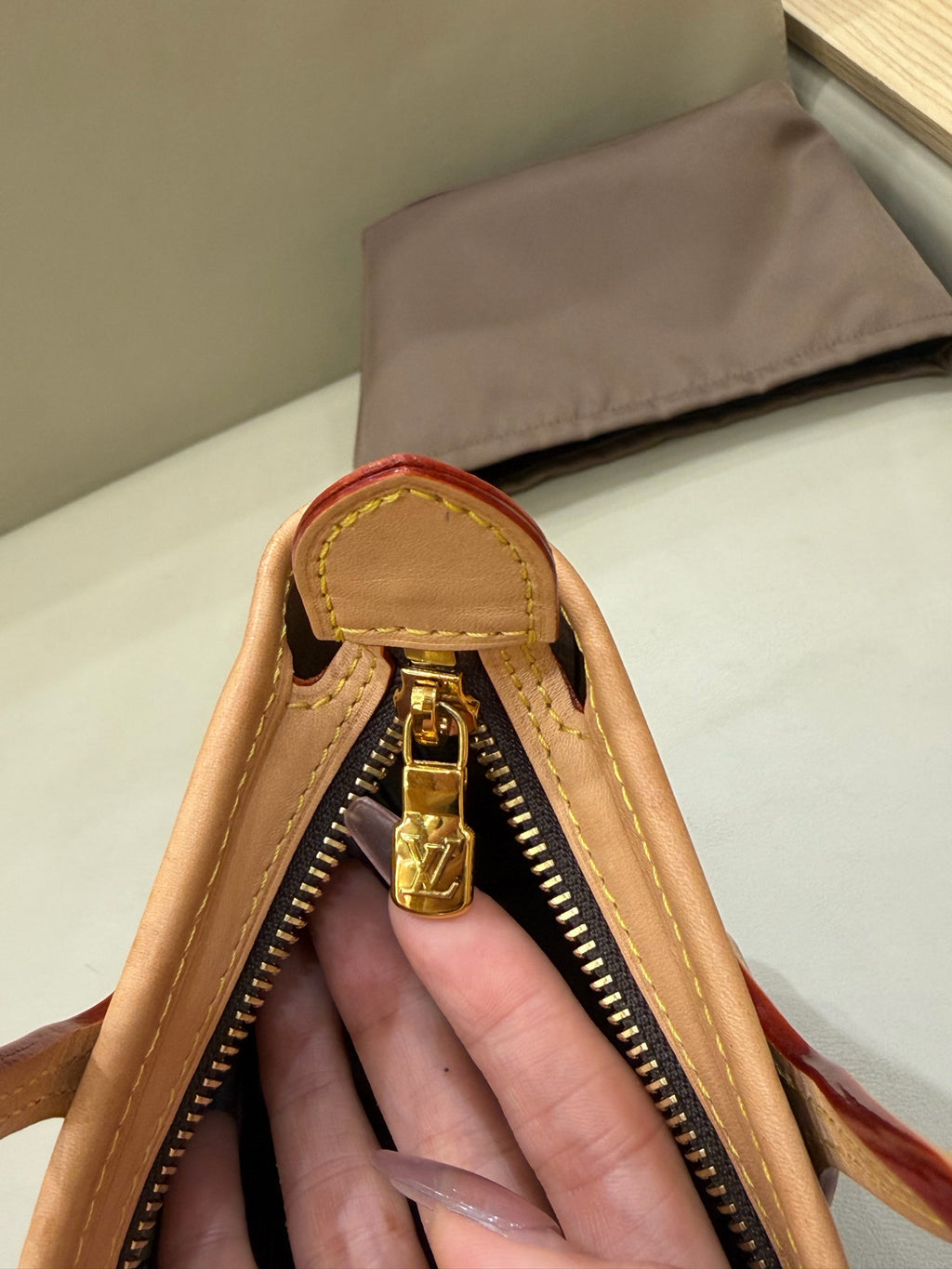 Louis Vuitton Neverfull Bb Crossbody 24 x 14 x 9 M46705