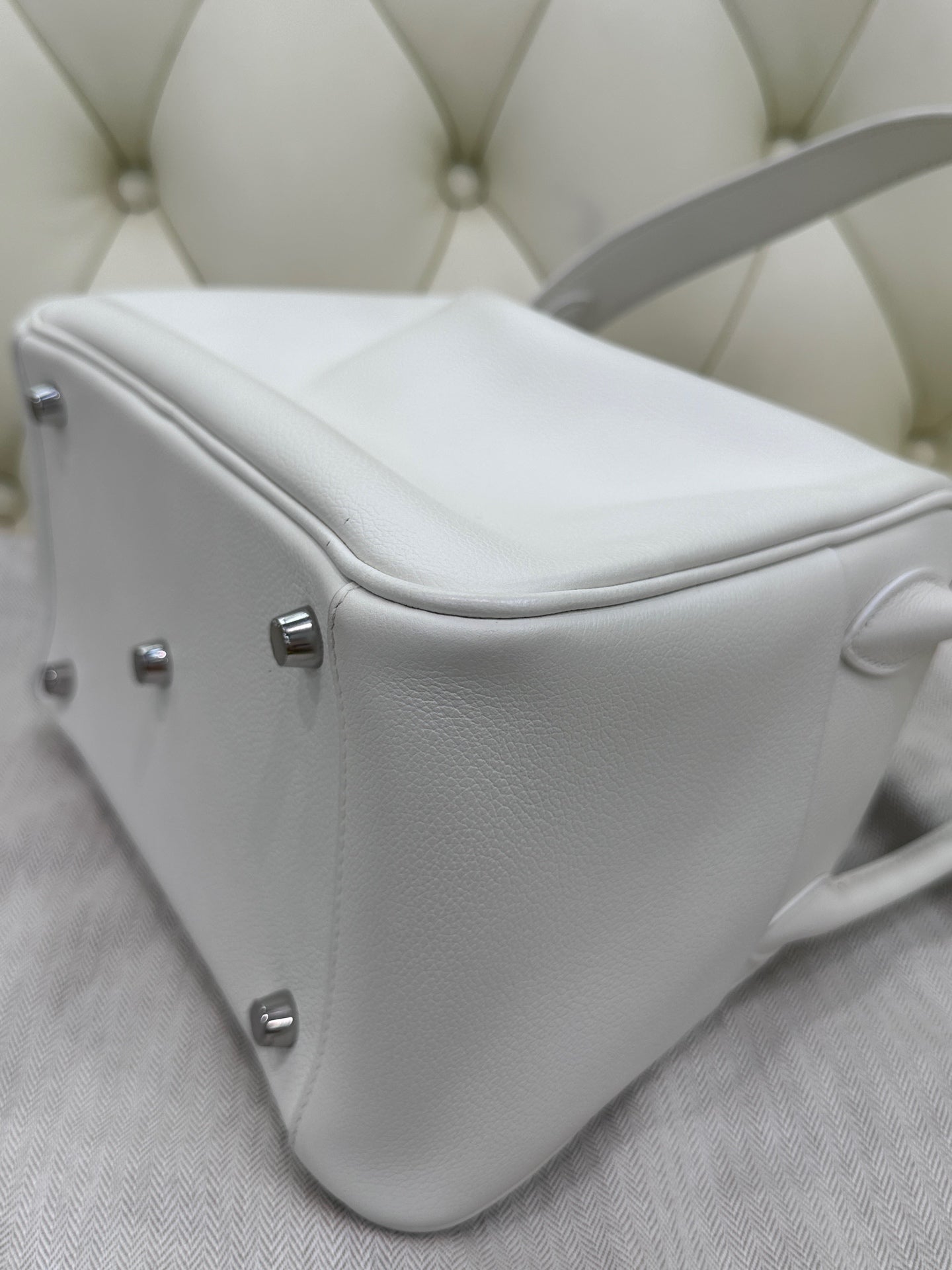 Hermes White