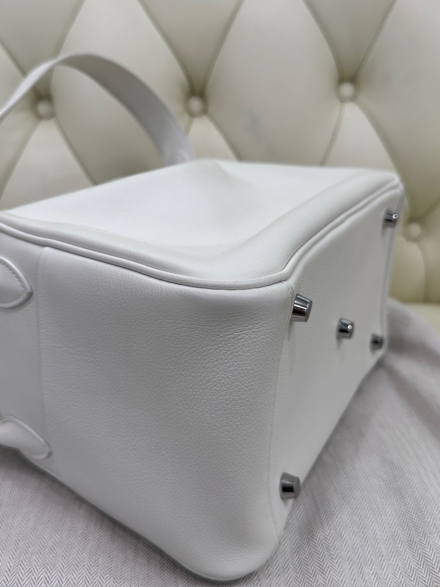 Hermes White