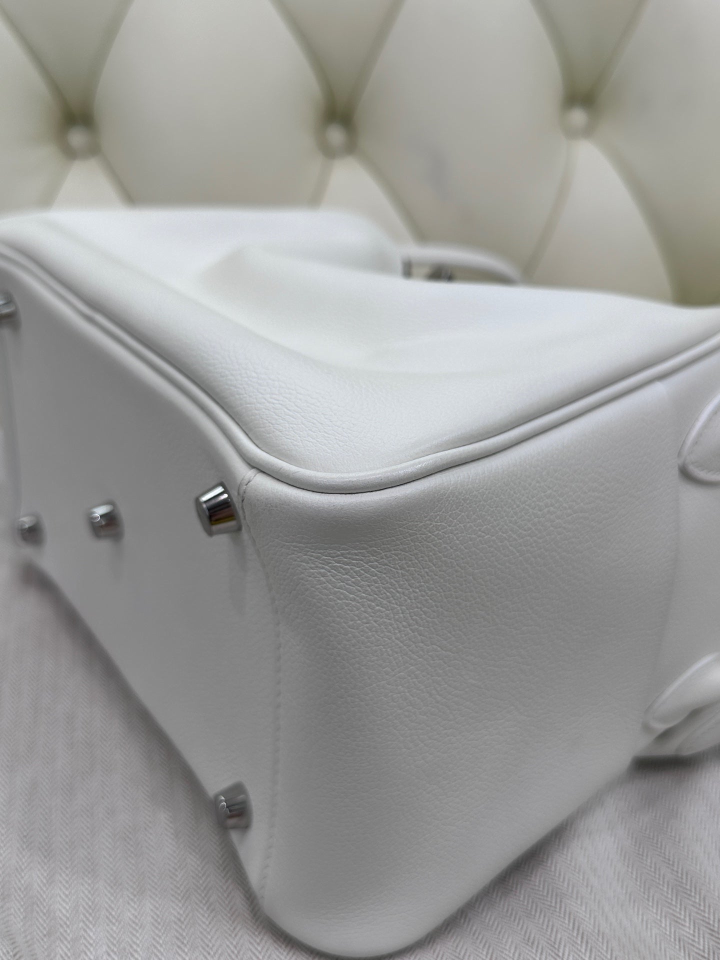 Hermes White