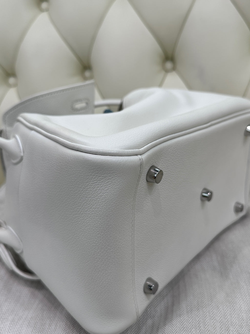 Hermes White