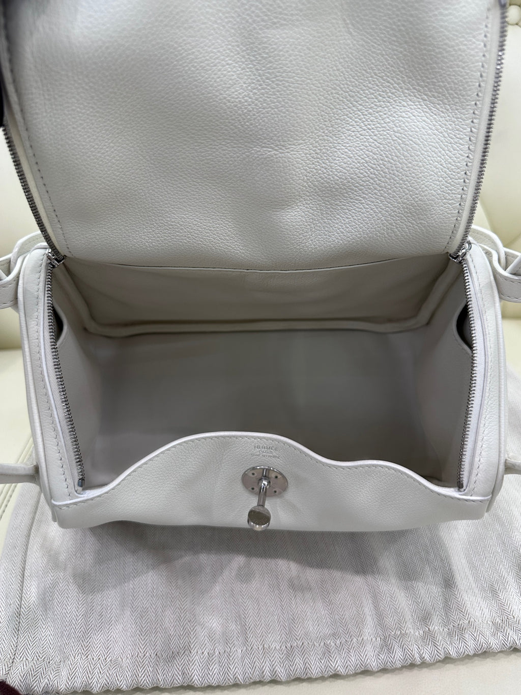 Hermes White