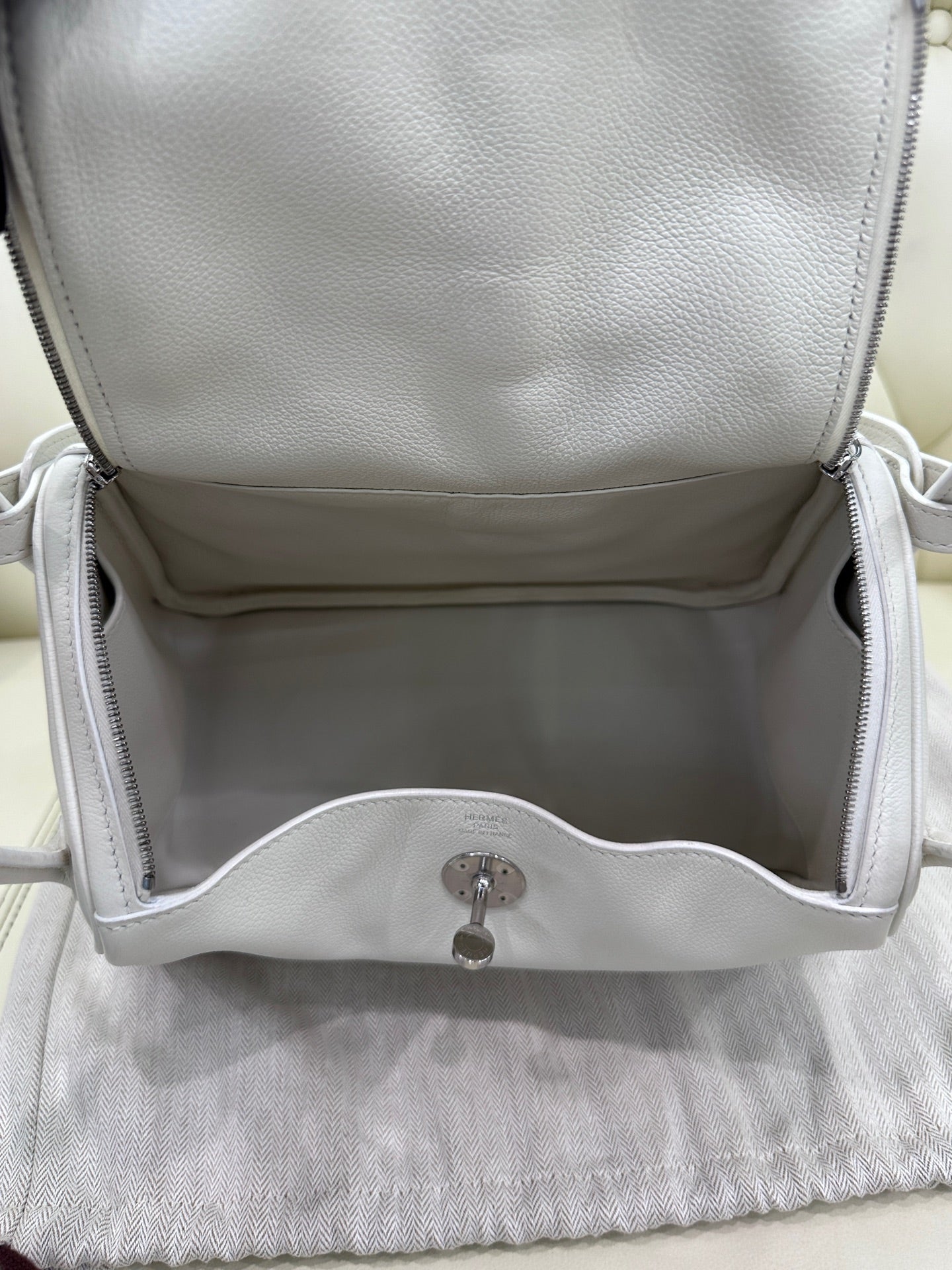 Hermes White