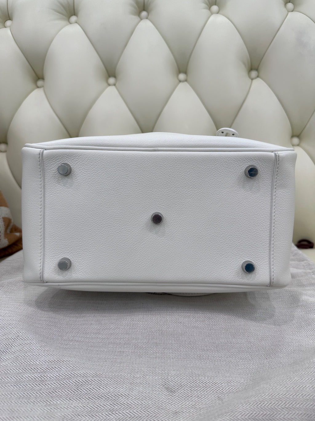 Hermes White