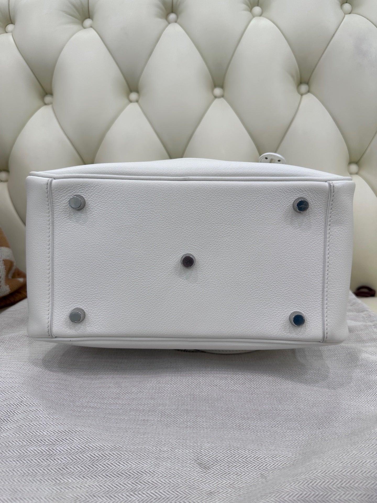 Hermes White