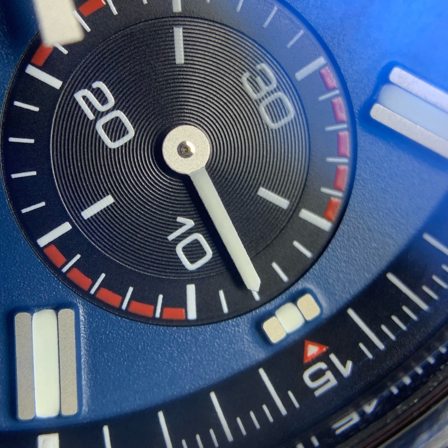 Breitling Avenger B01 Chronograph 42 42 AB0146101C1X1