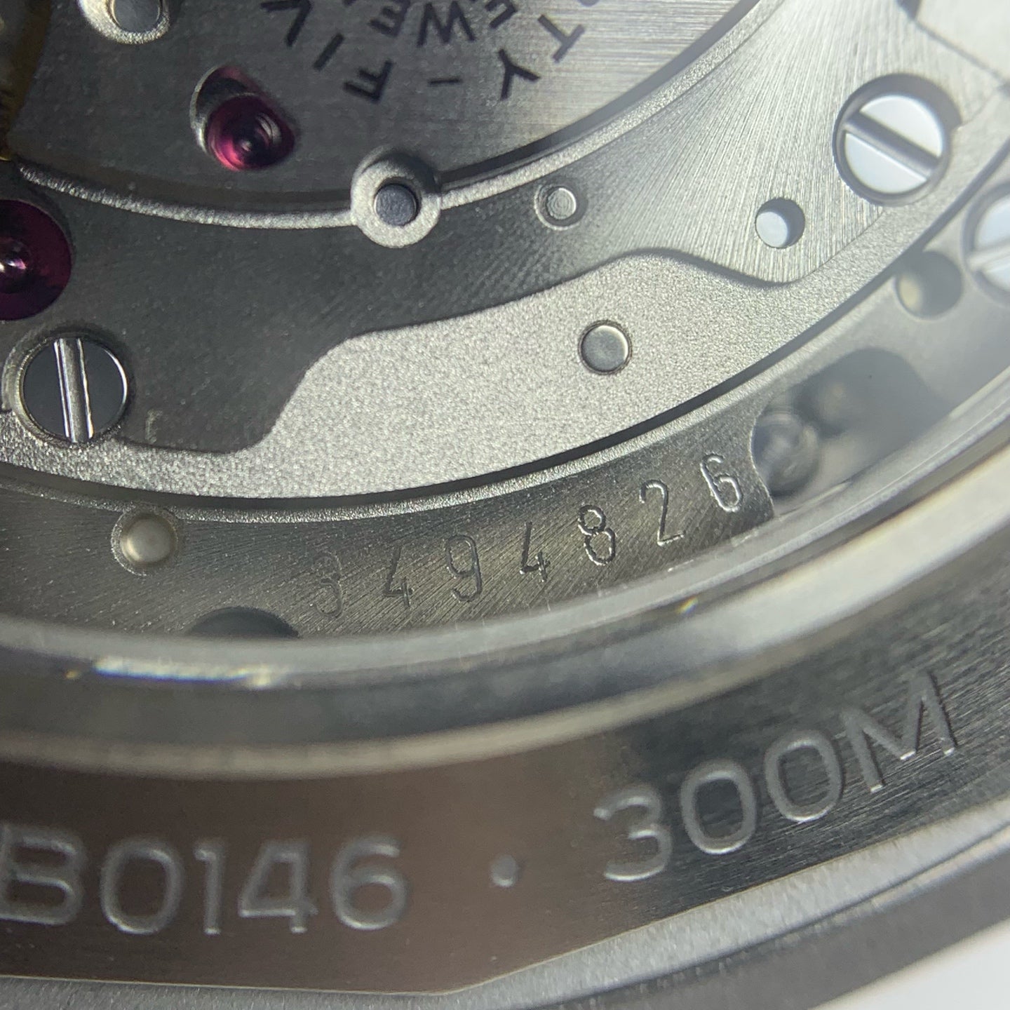 Breitling Avenger B01 Chronograph 42 42 AB0146101C1X1
