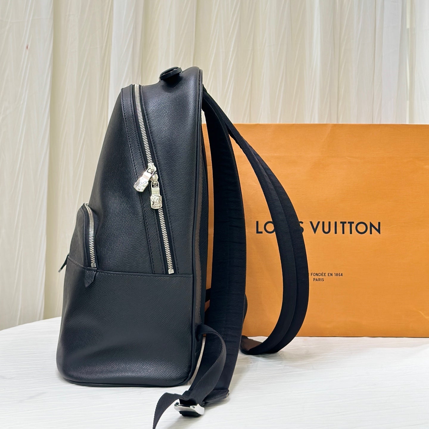 Louis Vuitton Black Backpack 29.0x 42.5x 18.0 cm M30147