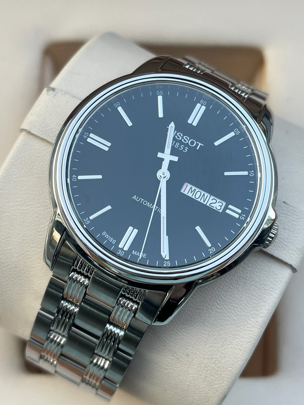 Tissot Classic Black Automatic (self-winding) watch 39 millimeters T065.430.11.051.00