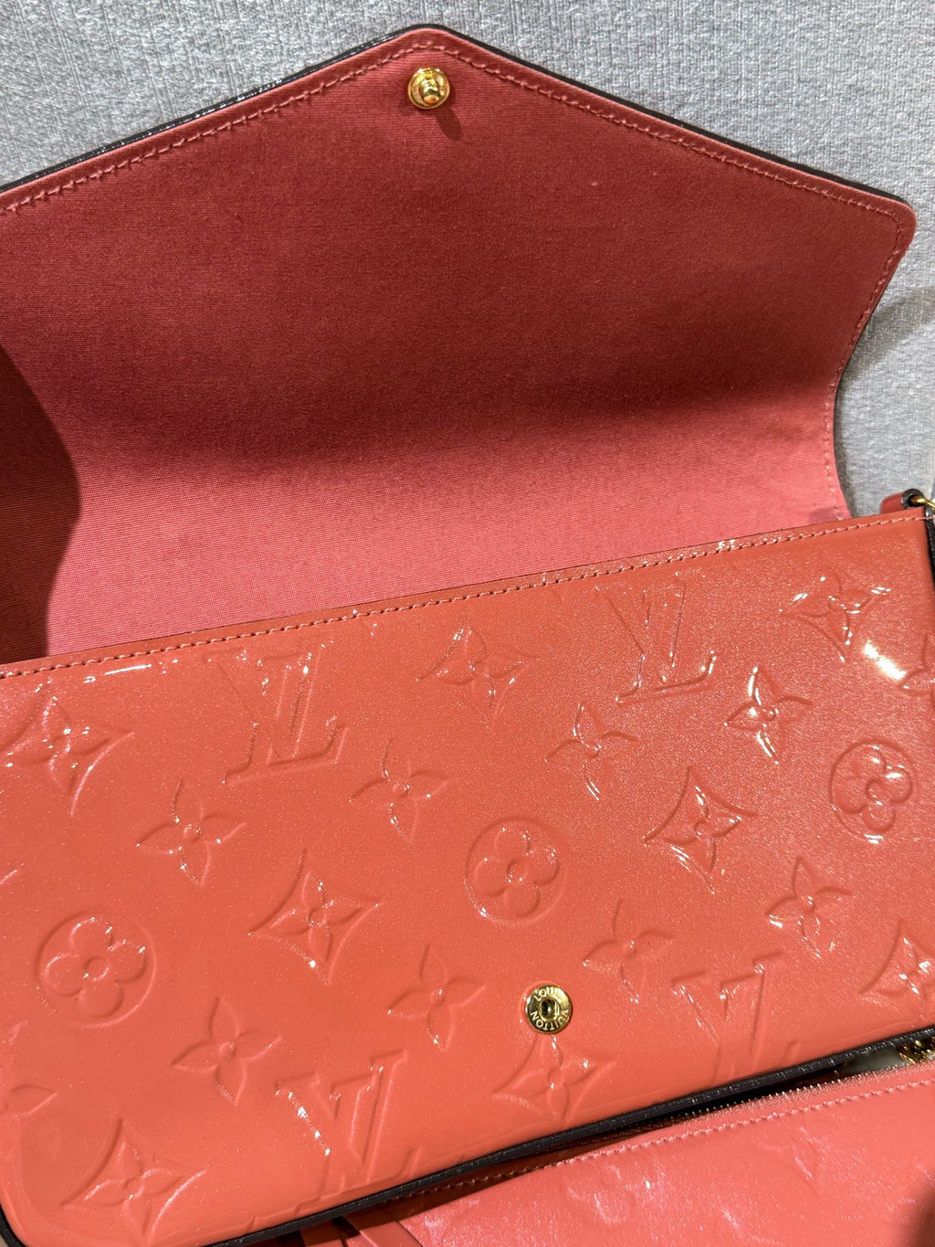 Louis Vuitton M62767