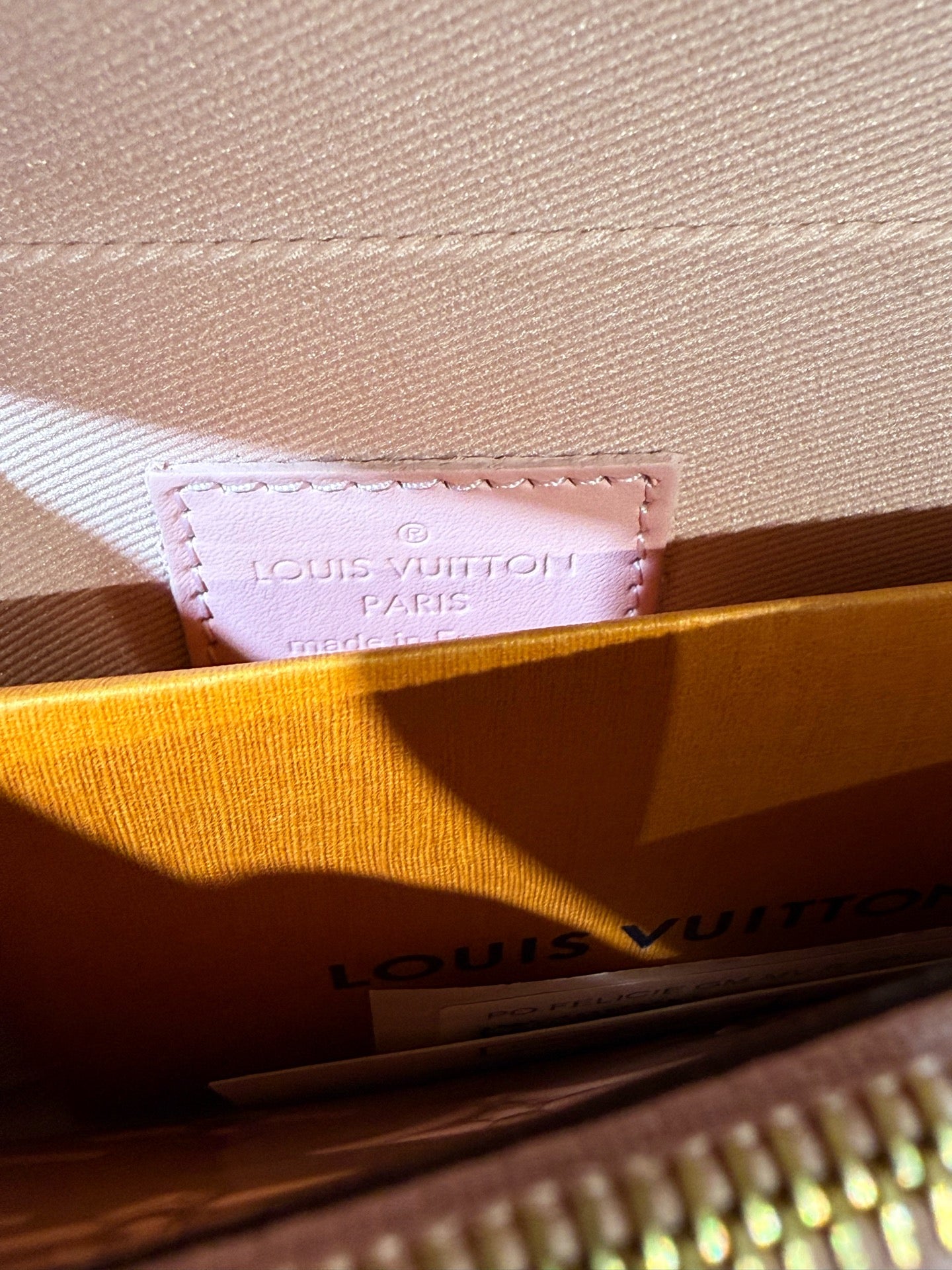 Louis Vuitton M64358