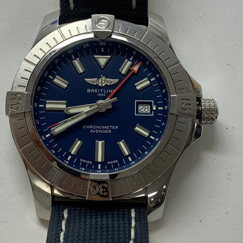 Breitling Avenger 45 millimeters A32395101C1X1