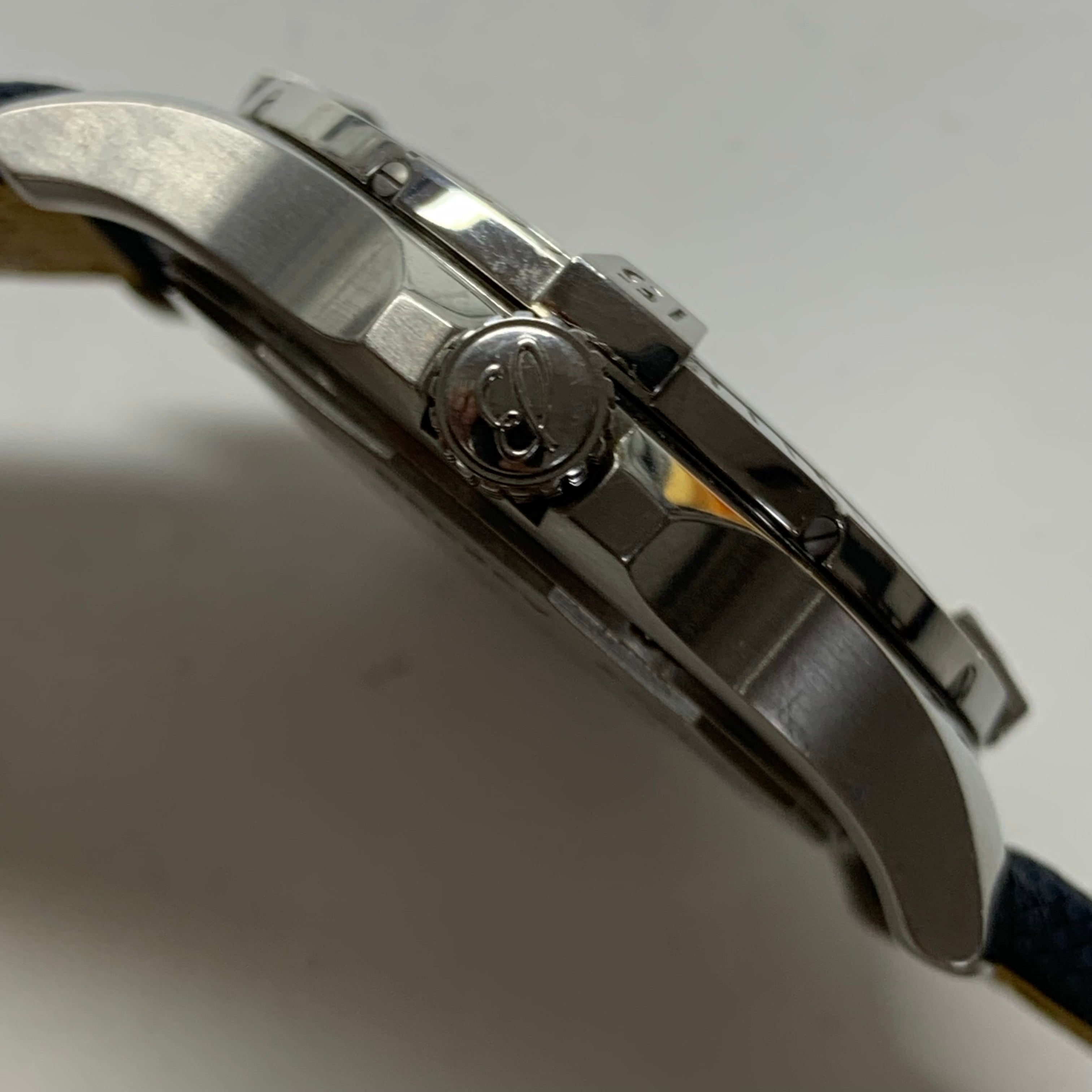 Breitling Avenger 45 millimeters A32395101C1X1