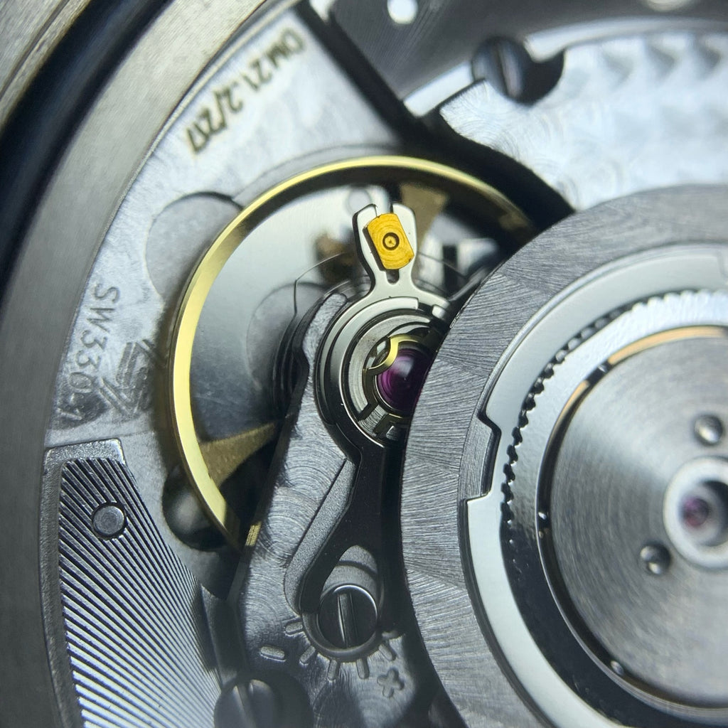 Breitling Avenger 45 millimeters A32395101C1X1