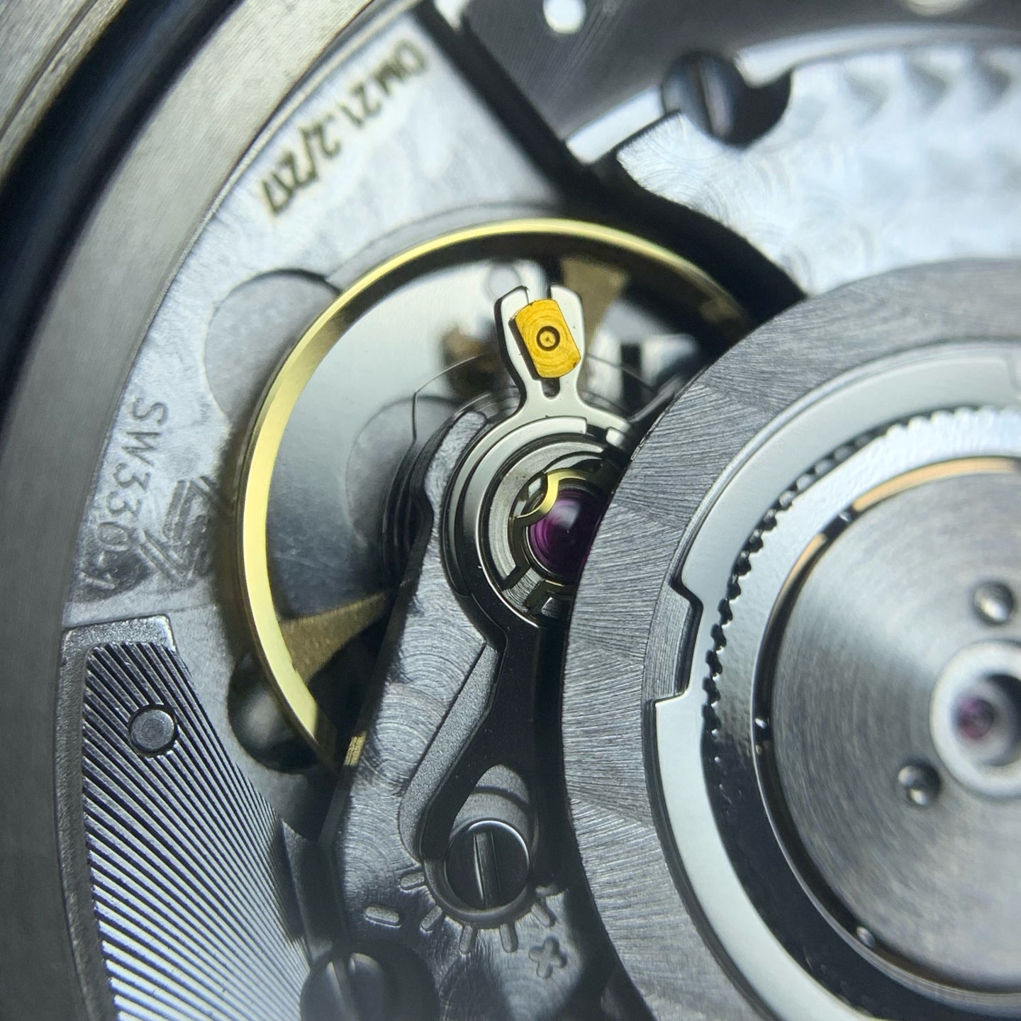 Breitling Avenger 45 millimeters A32395101C1X1