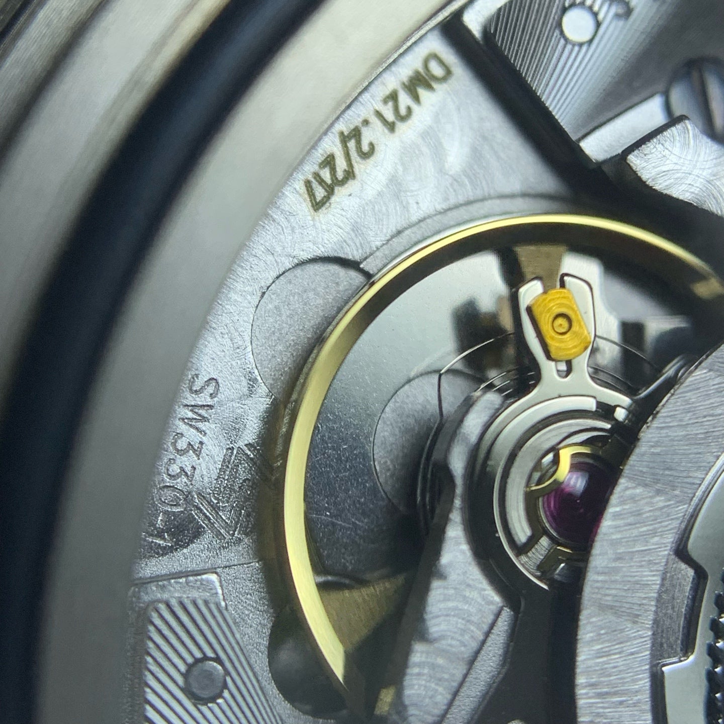 Breitling Avenger 45 millimeters A32395101C1X1