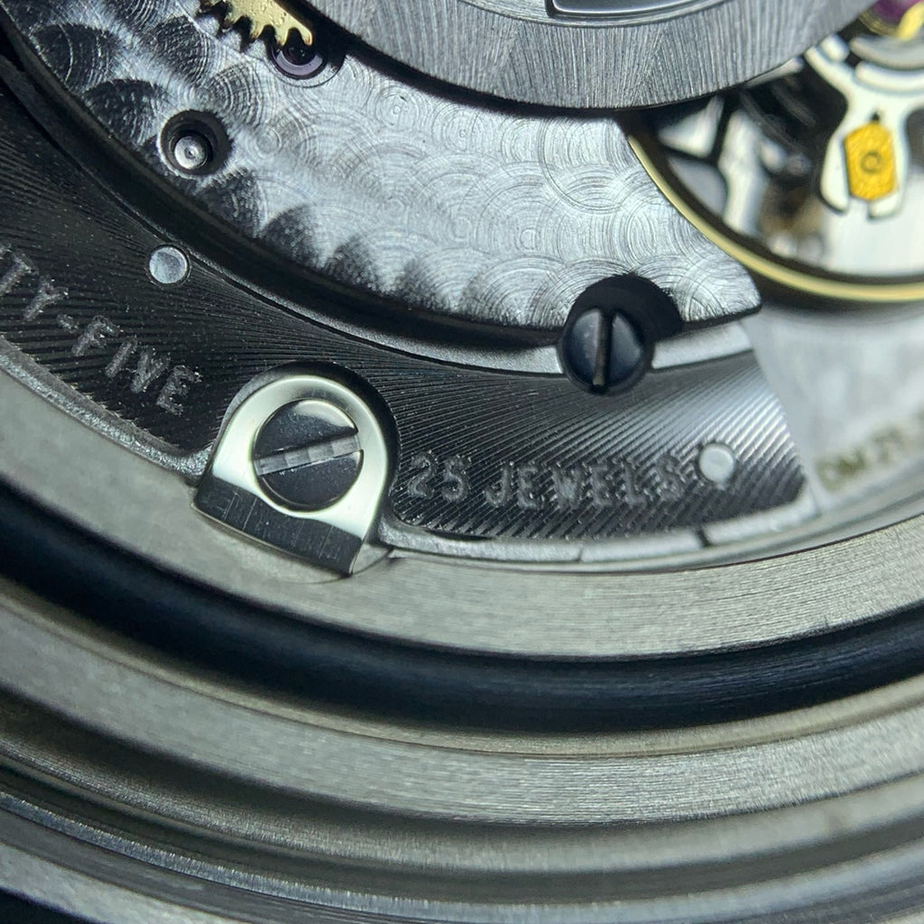 Breitling Avenger 45 millimeters A32395101C1X1