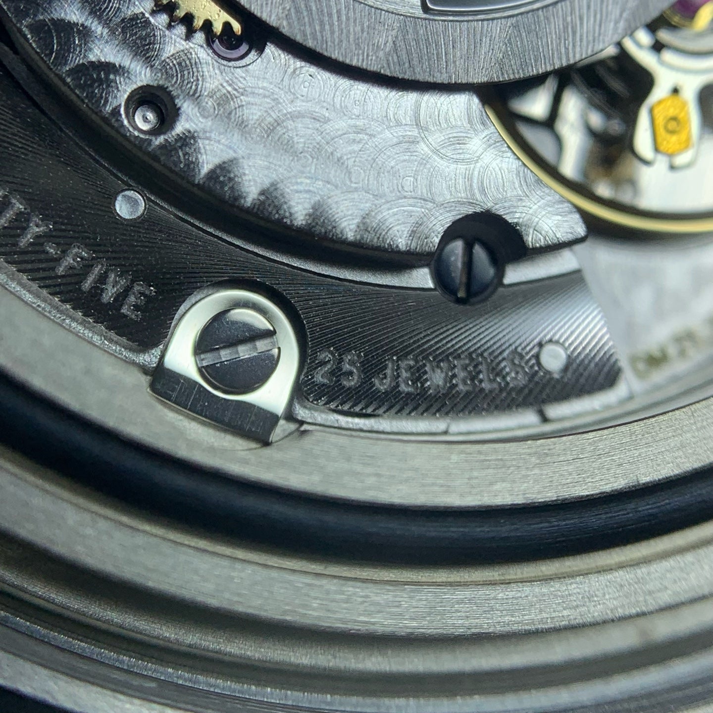 Breitling Avenger 45 millimeters A32395101C1X1