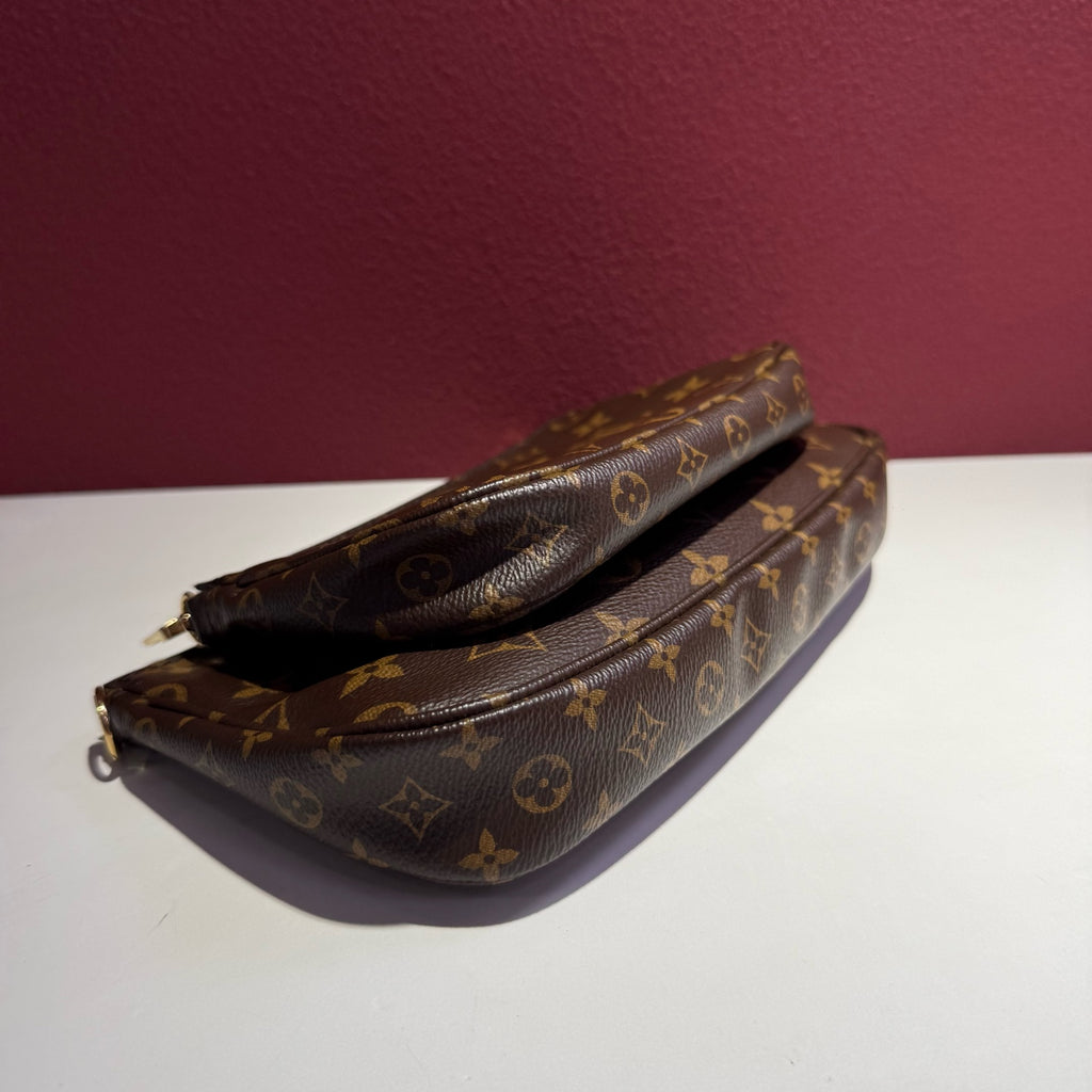 Louis Vuitton Multi Pochette Accessories Crossbody 24 x 13.5 x 4 M44840