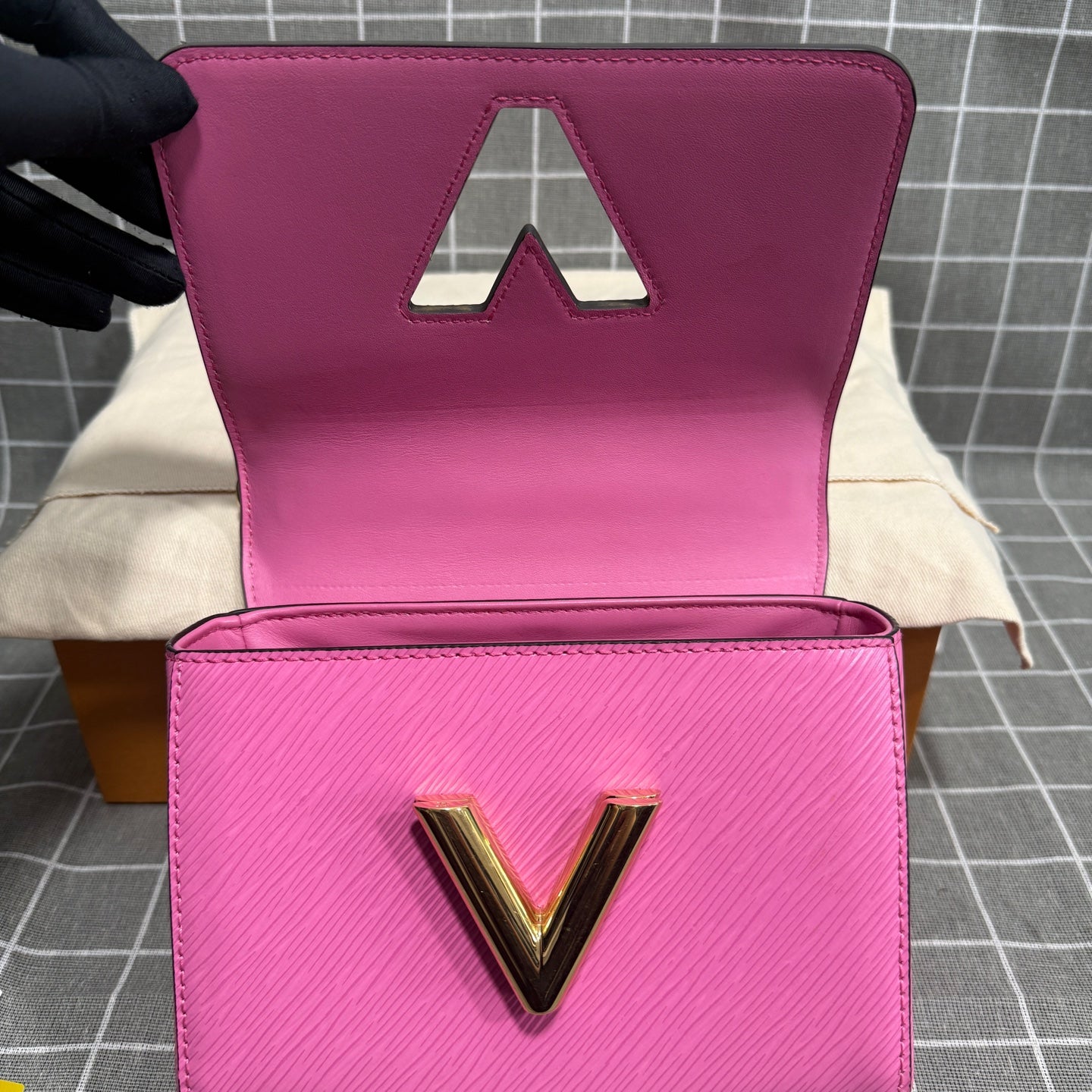 Louis Vuitton Twist Leather M20693