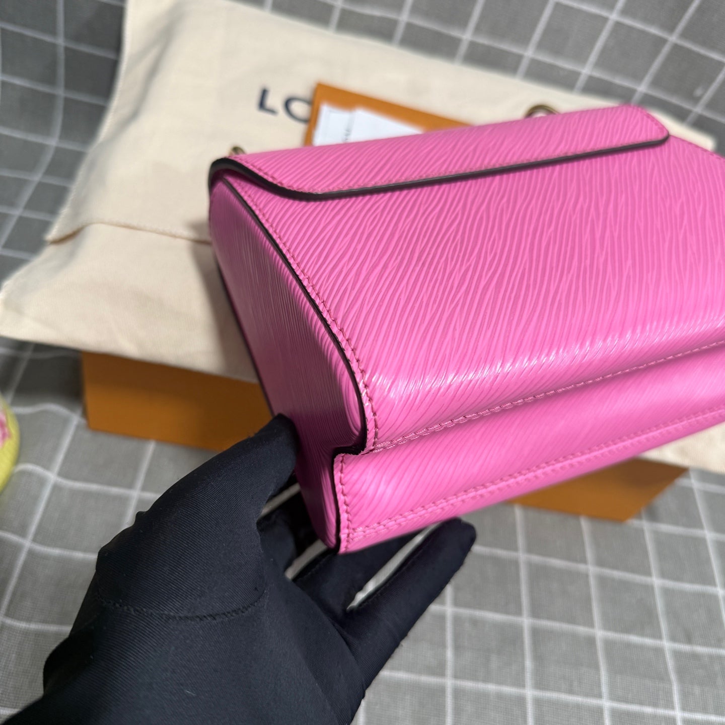 Louis Vuitton Twist Leather M20693