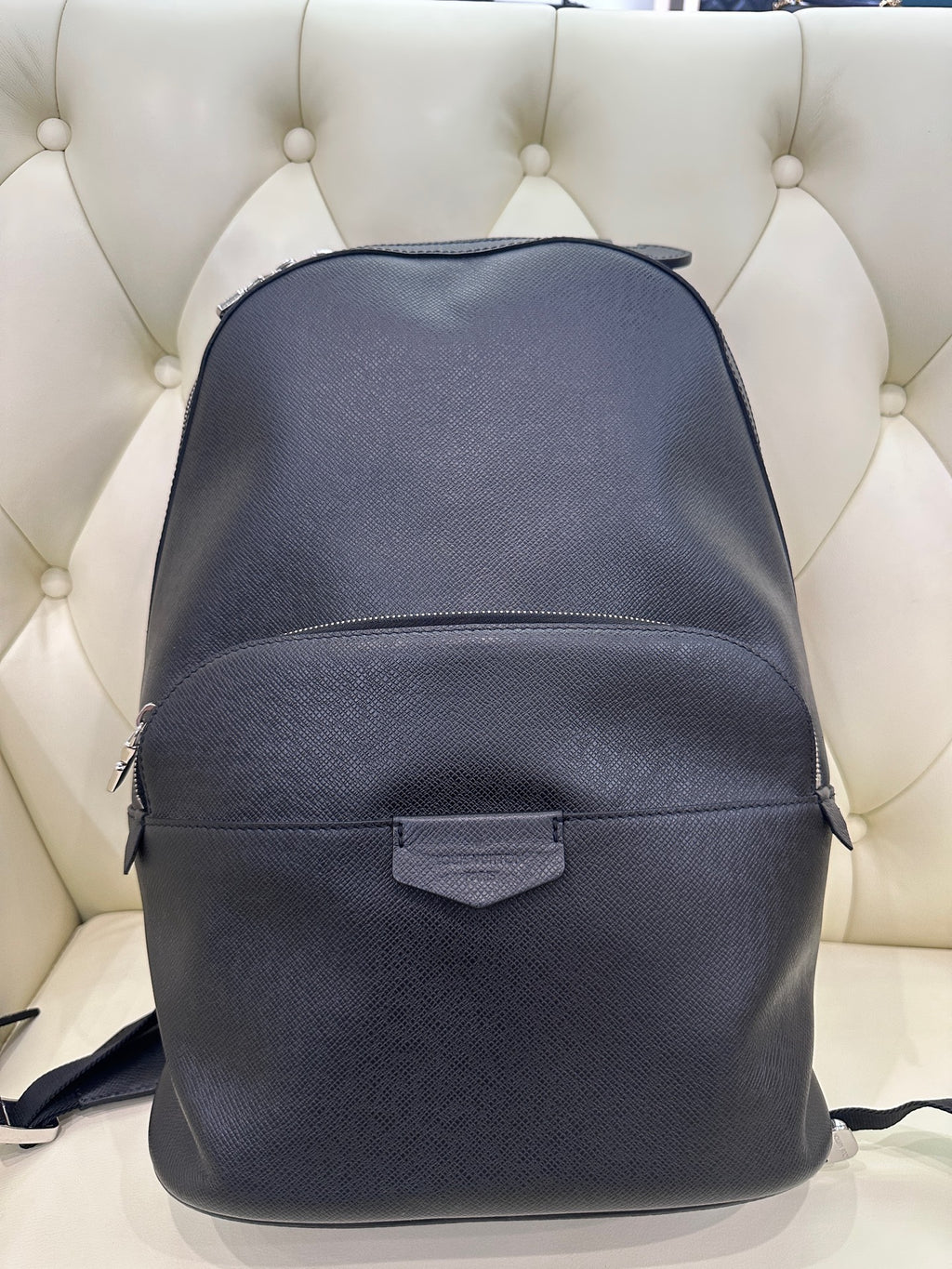 Louis Vuitton Black Backpack 29.0x 42.5x 18.0 cm M30147