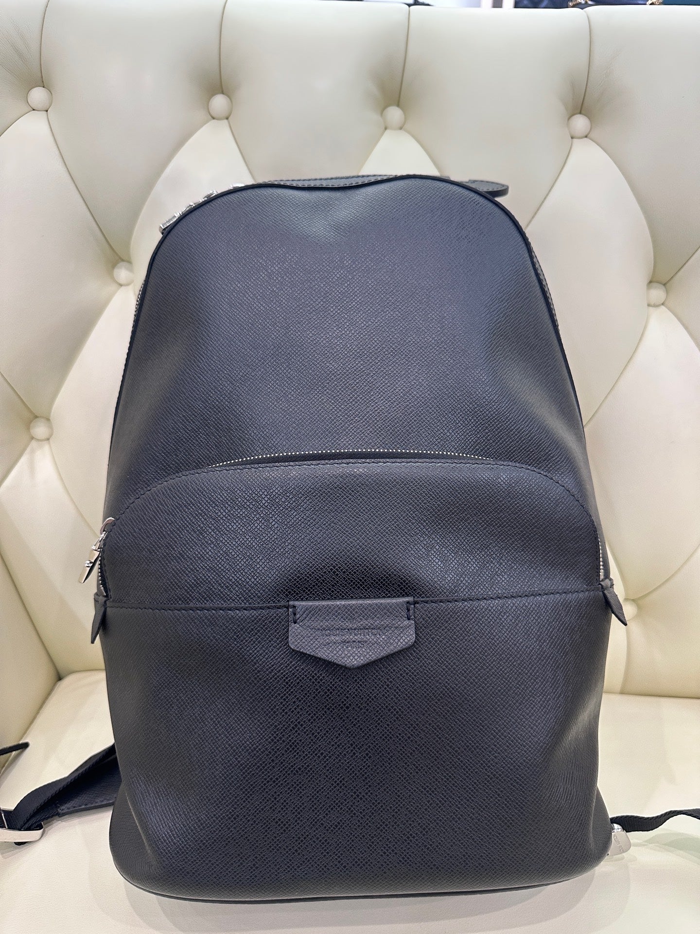 Louis Vuitton Black Backpack 29.0x 42.5x 18.0 cm M30147