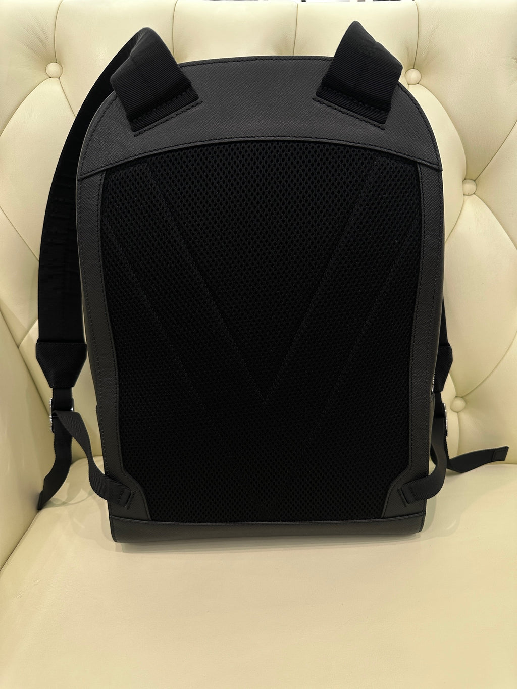 Louis Vuitton Black Backpack 29.0x 42.5x 18.0 cm M30147