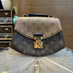 Louis Vuitton Tilsitt M46548