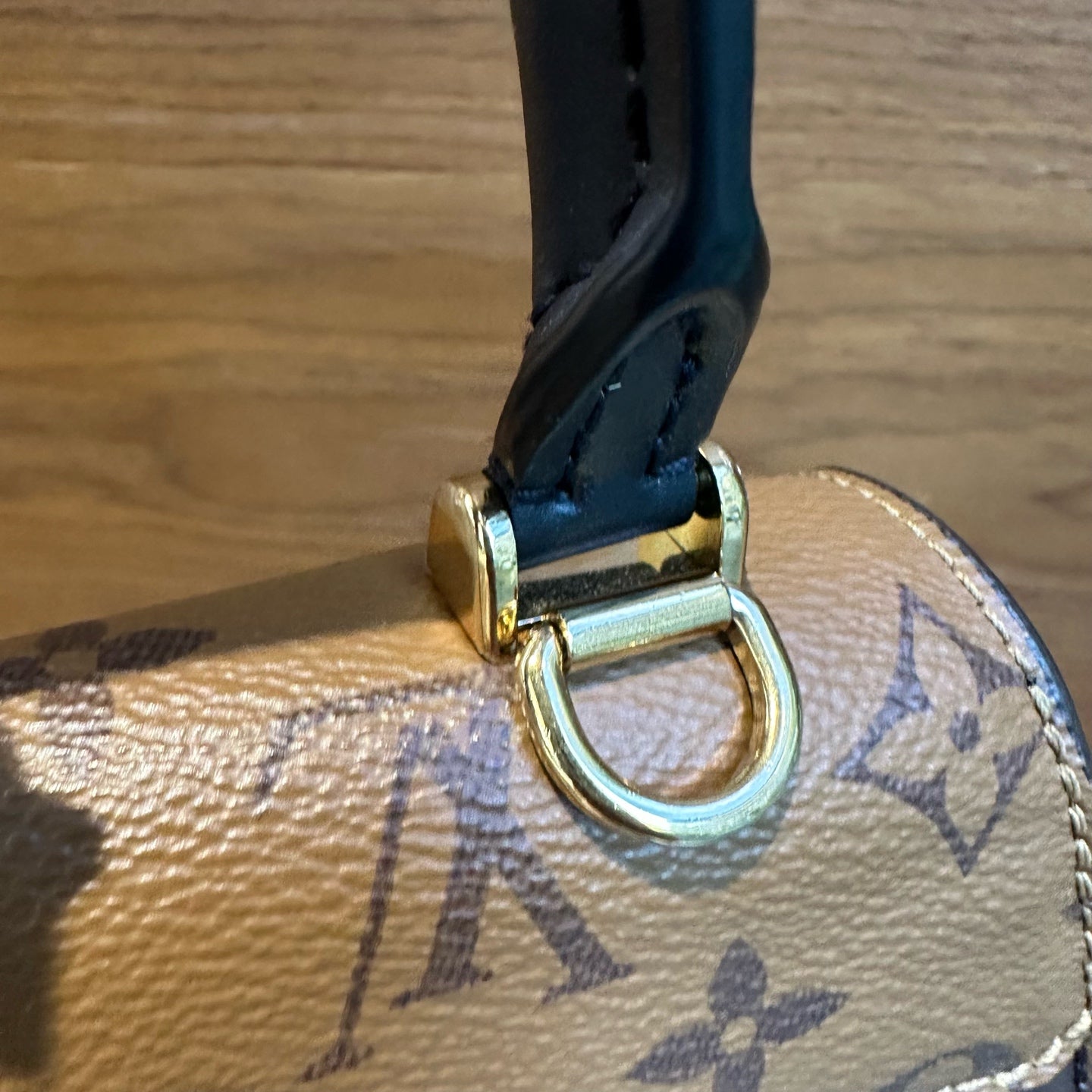 Louis Vuitton Tilsitt M46548
