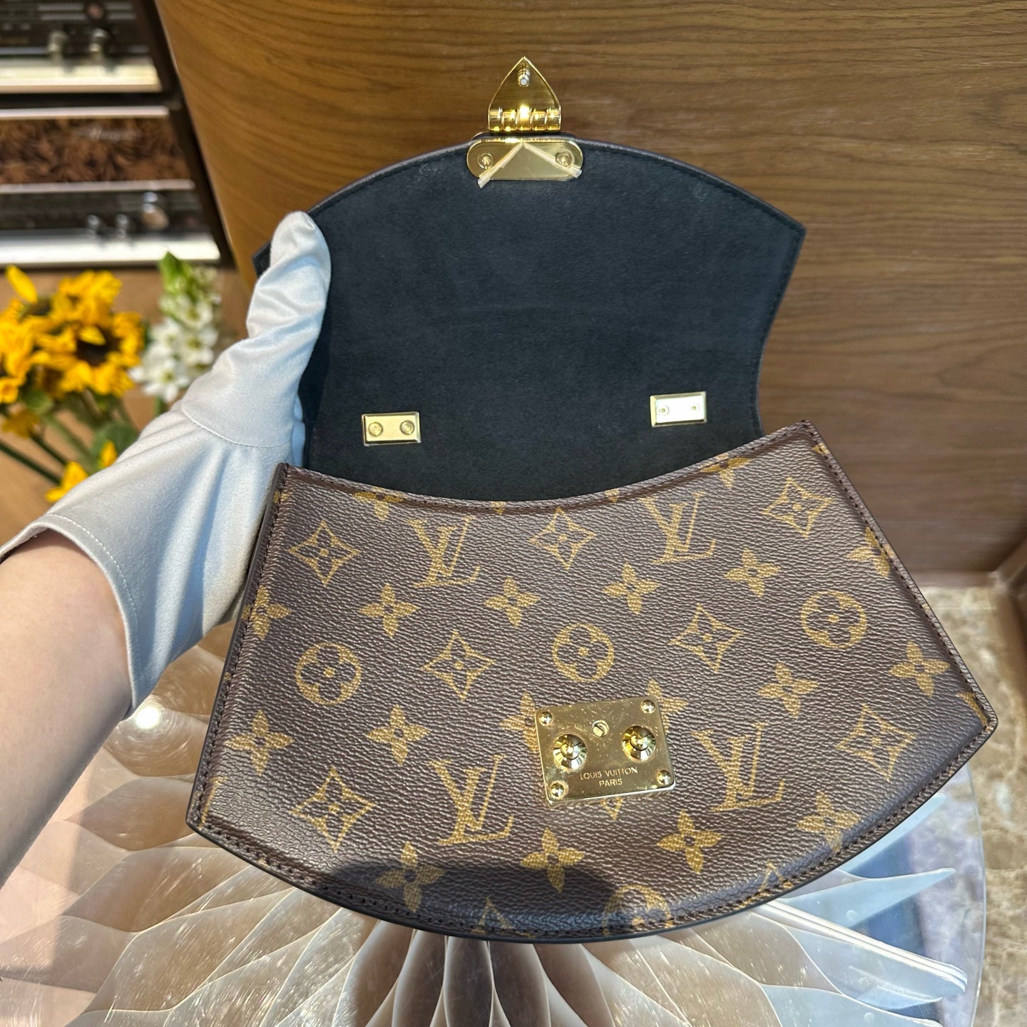 Louis Vuitton Tilsitt M46548