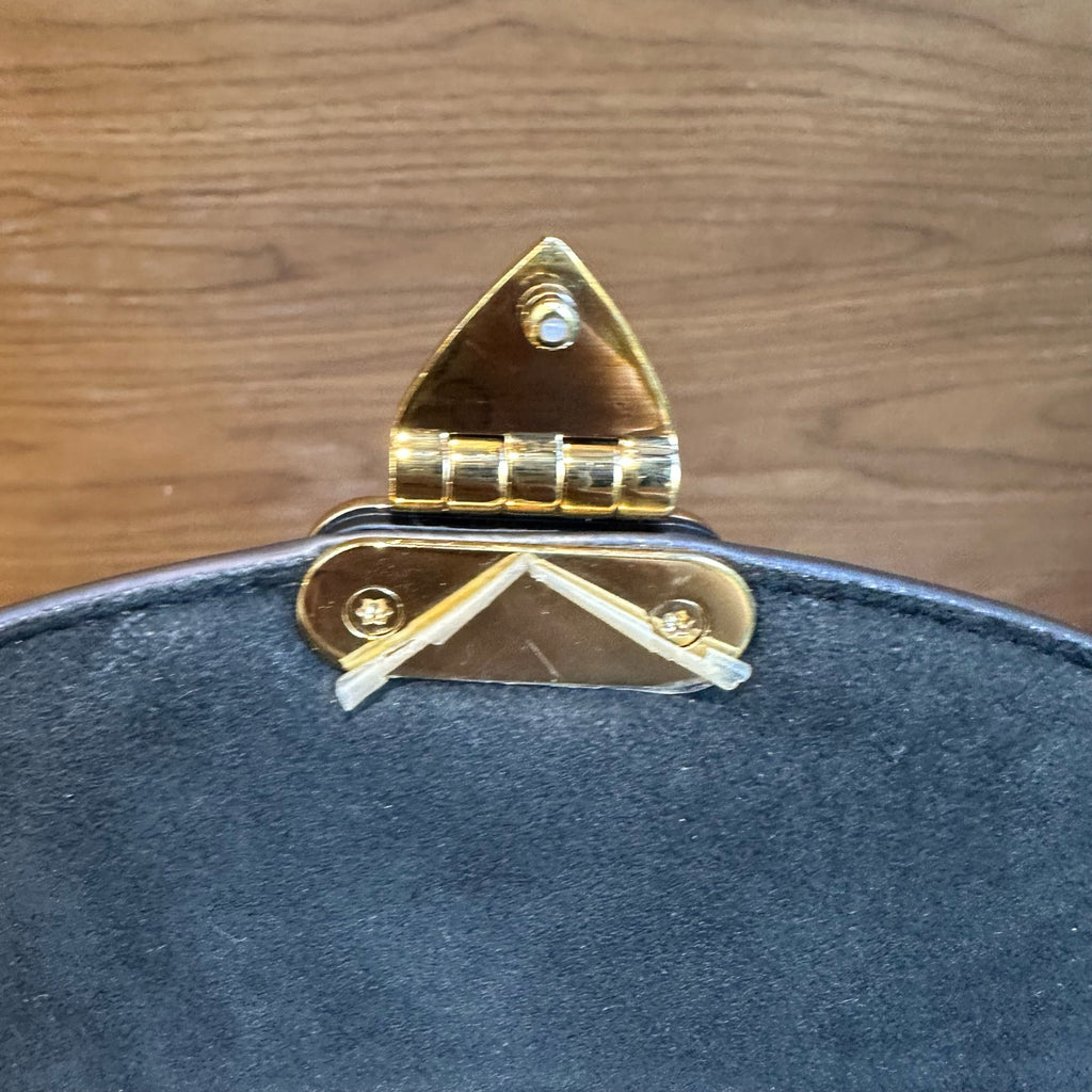 Louis Vuitton Tilsitt M46548
