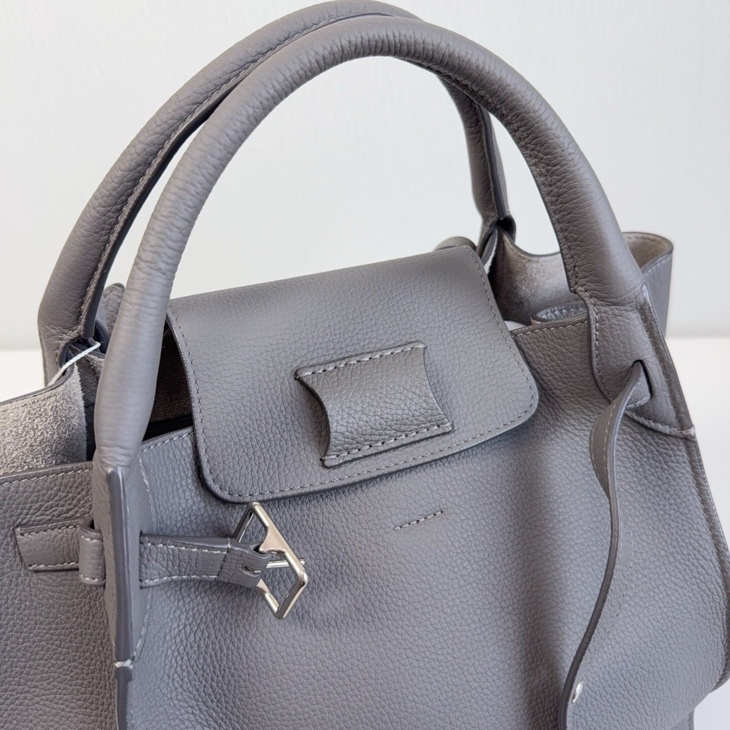 Celine (Unknown) Gray Satchel 189313A4T.09GM