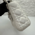Dior White 17 x 15 x 7 centimeters M0505PCAL-M010