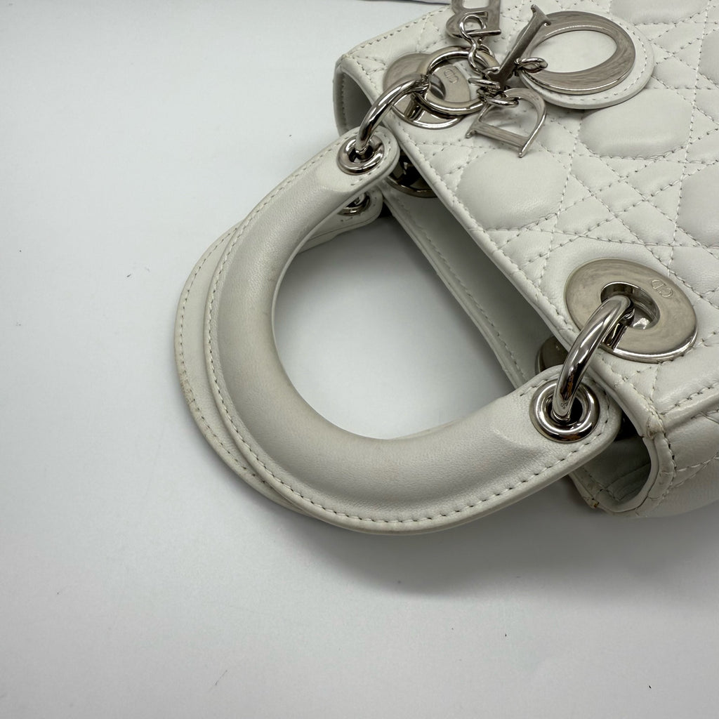 Dior White 17 x 15 x 7 centimeters M0505PCAL-M010