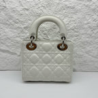 Dior White 17 x 15 x 7 centimeters M0505PCAL-M010