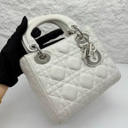Dior White 17 x 15 x 7 centimeters M0505PCAL-M010