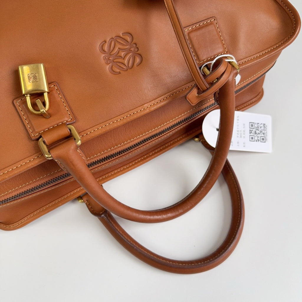 Loewe Amazona Satchel 352.12.N22