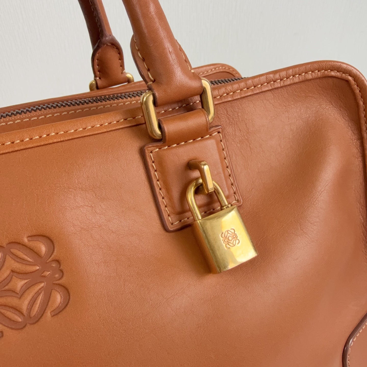 Loewe Amazona Satchel 352.12.N22