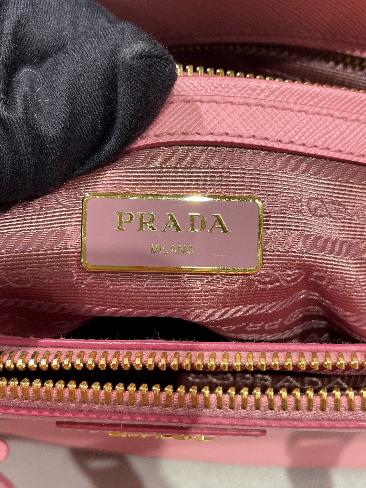 Prada Pink Crossbody 1BA863-NZV-F0442
