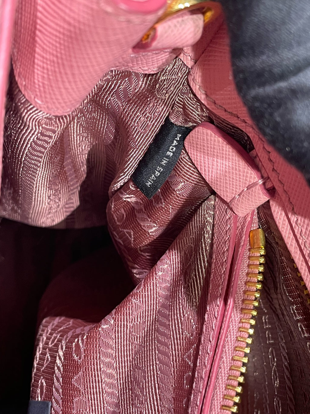 Prada Pink Crossbody 1BA863-NZV-F0442