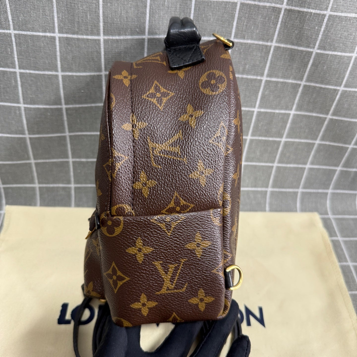 Louis Vuitton M41562