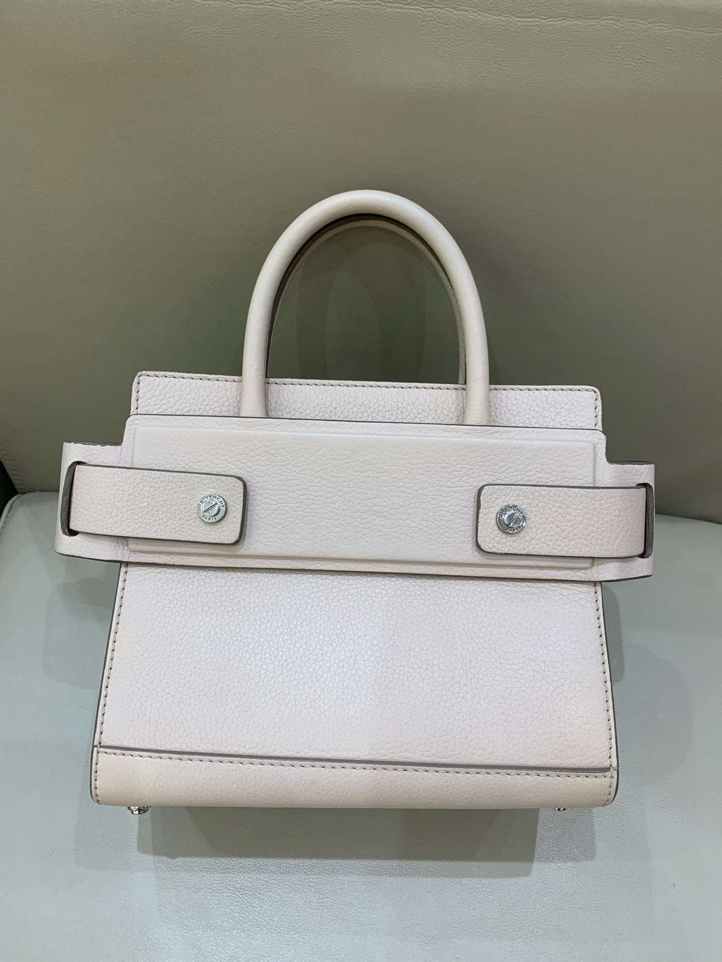 Givenchy Pink BB0555-7037-272