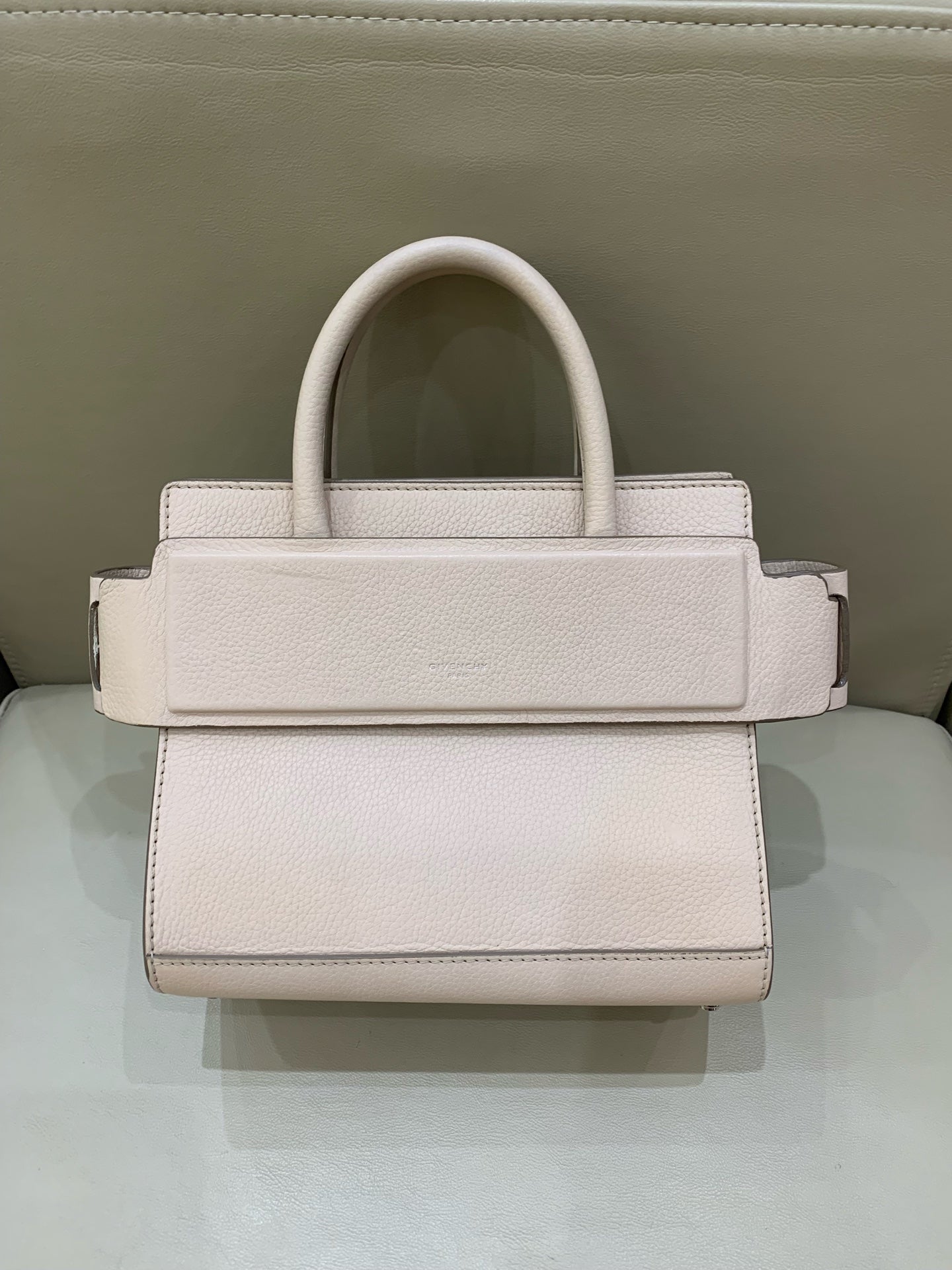Givenchy Pink BB0555-7037-272
