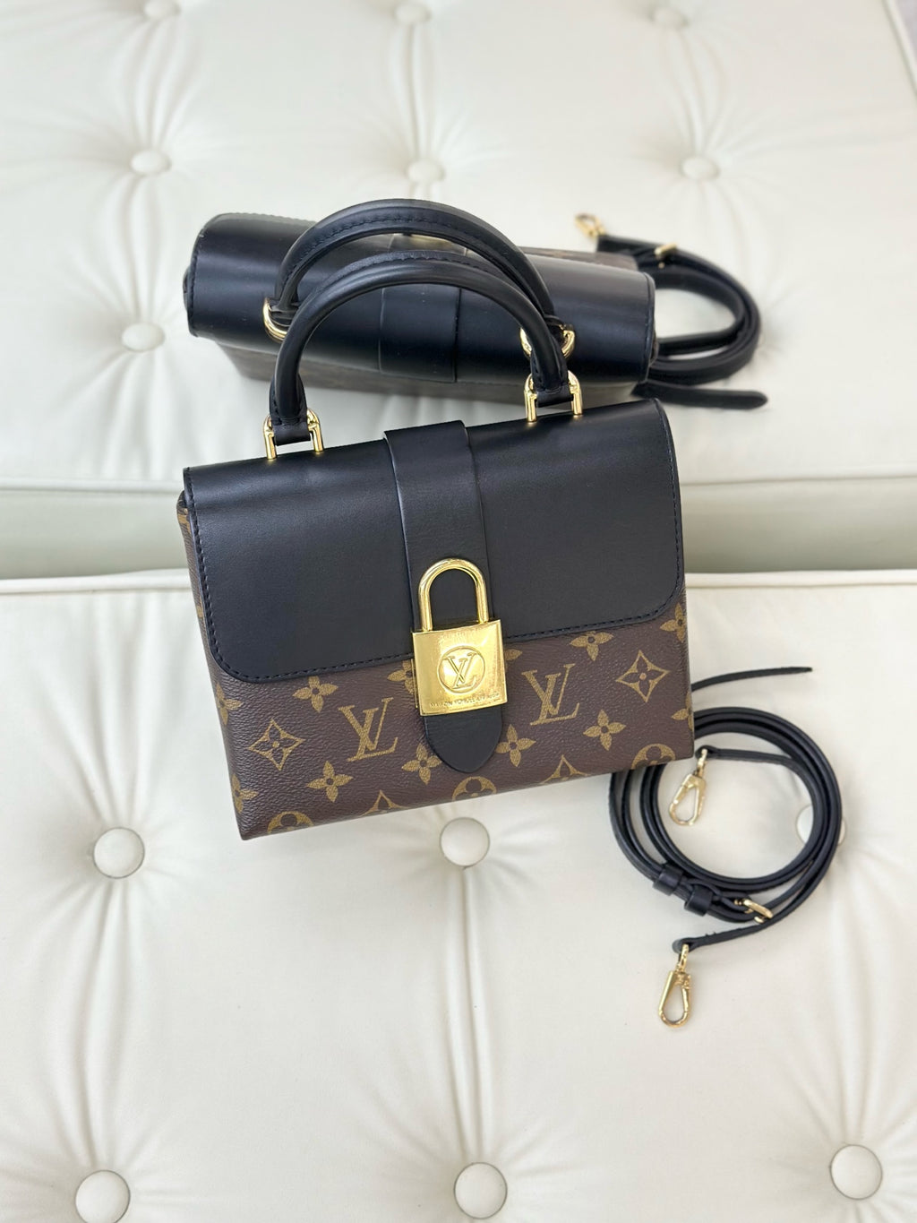 Louis Vuitton Black Crossbody M44141