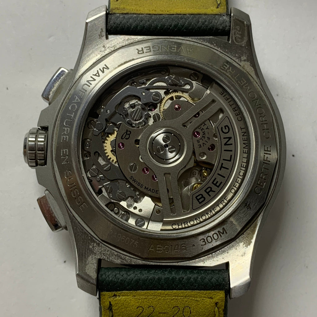 Breitling Avenger B01 Chronograph 42 42 AB0146101L1X1