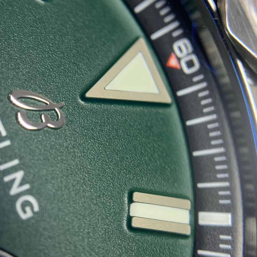 Breitling Avenger B01 Chronograph 42 42 AB0146101L1X1