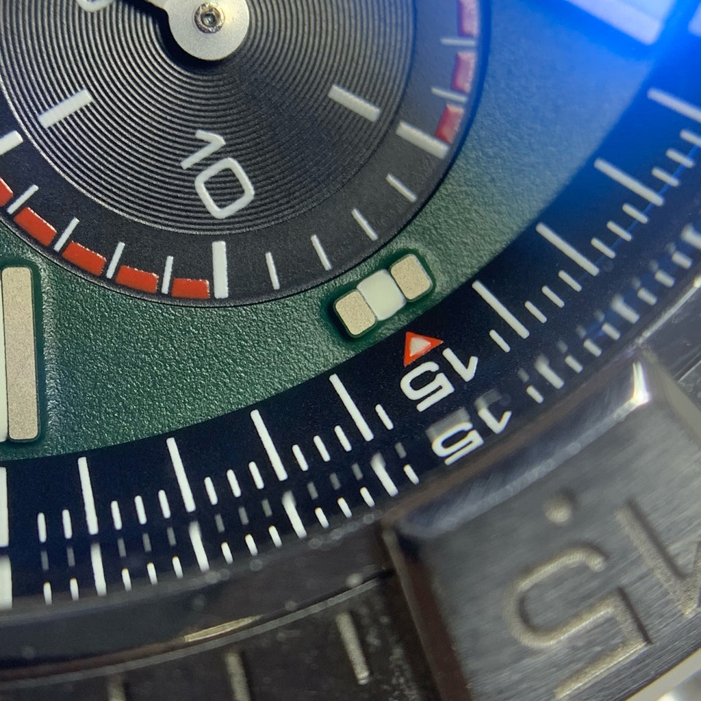 Breitling Avenger B01 Chronograph 42 42 AB0146101L1X1