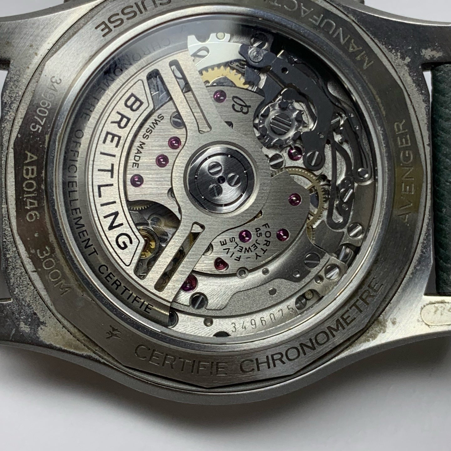 Breitling Avenger B01 Chronograph 42 42 AB0146101L1X1